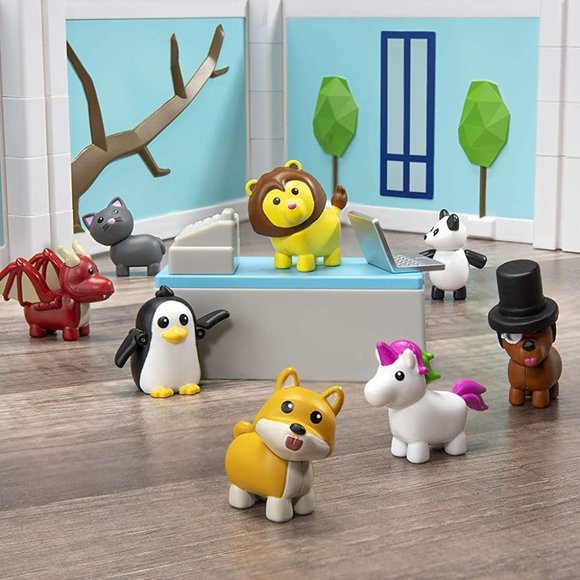 ROBLOX Celebrity Adopt Me: Pet Store DreamCraft 40 Piece Action Figure Playset - Picture 5 of 9
